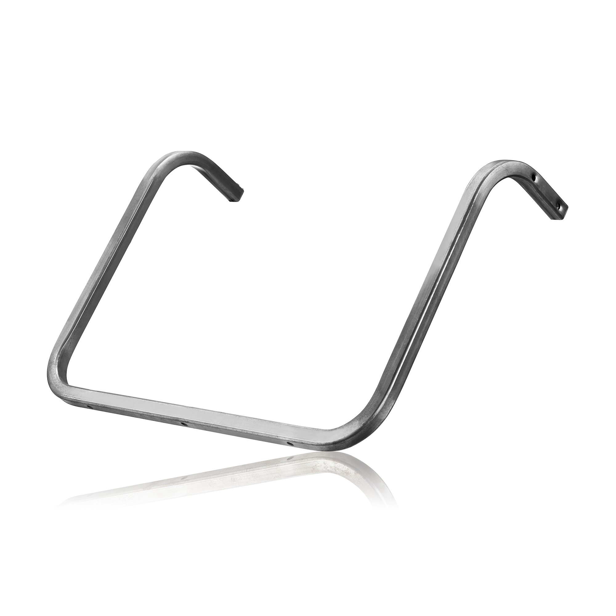 Mehrfach gebogenes Metallrohr mit funktionalen Anschlussbohrungen.