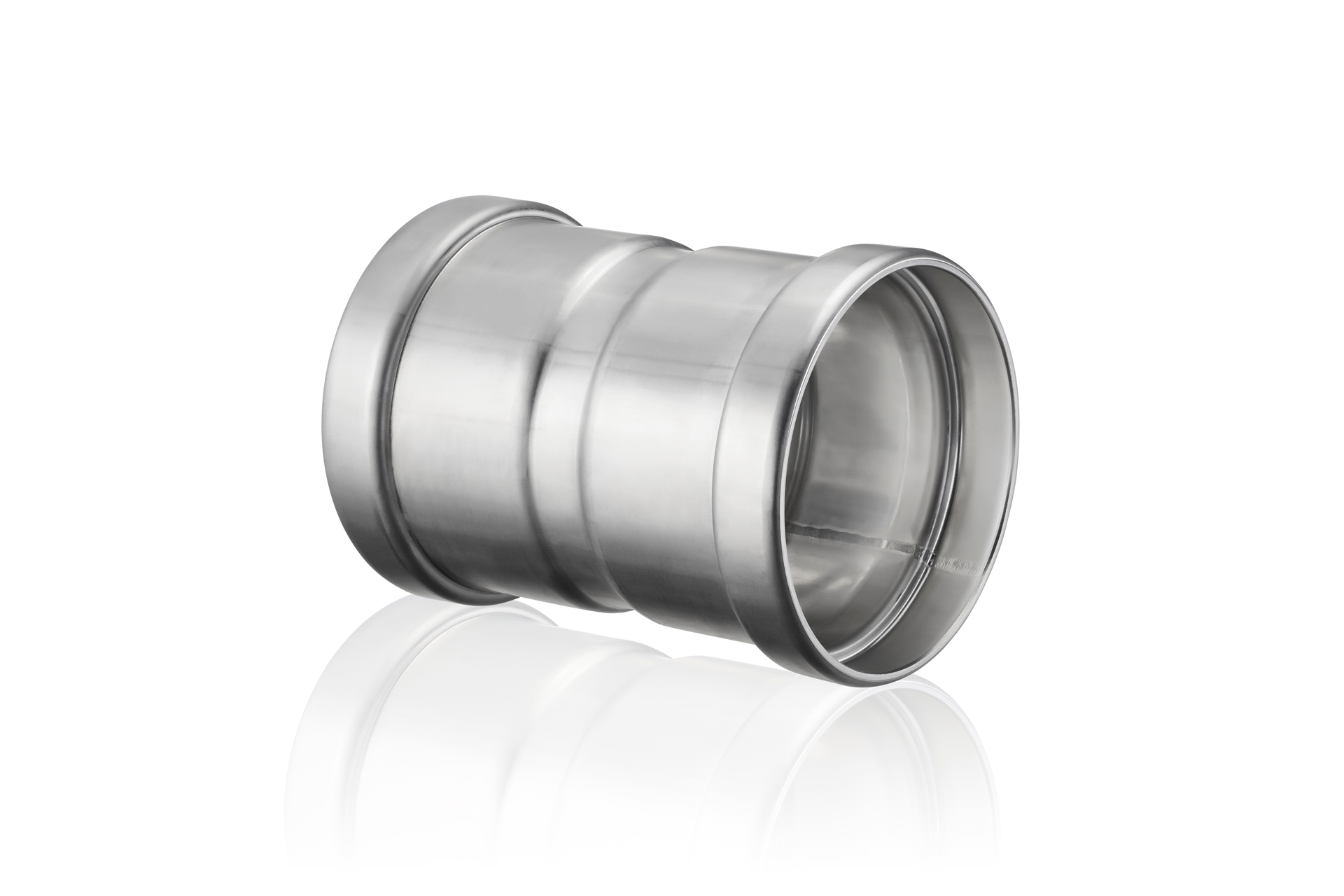 Metallische Rohrmuffe für HVAC-Systeme gefertigt durch präzise Umform- und Rohrbearbeitungstechnologie von transfluid.
