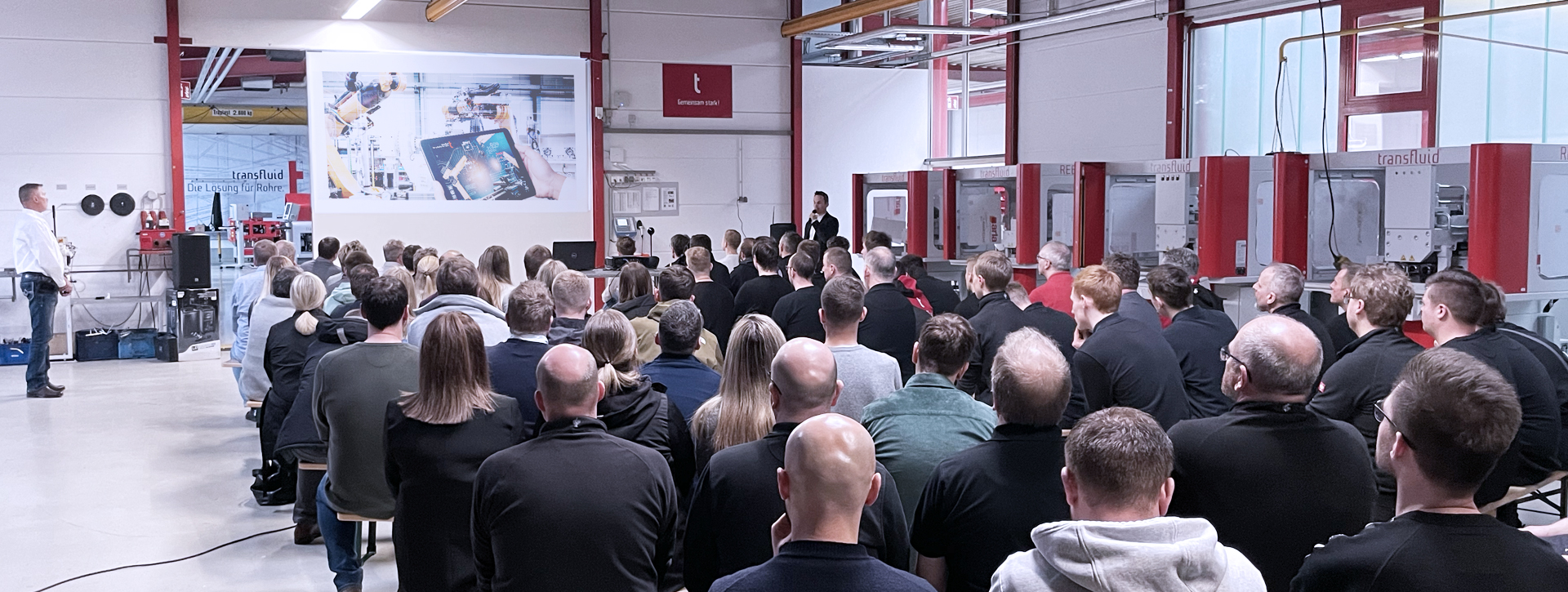 Publikum bei transfluid Innovation Days 2025 Industrieevent Rohrfertigung.